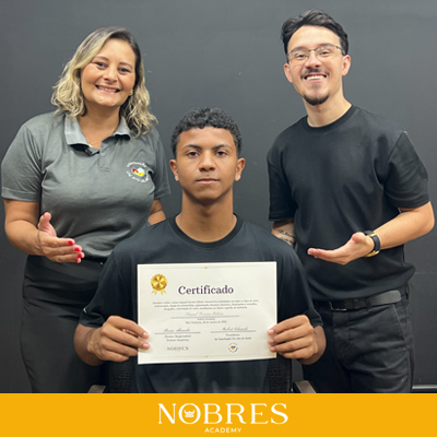NOBRES - FORMATURA DOS ALUNOS - ALUNO 3