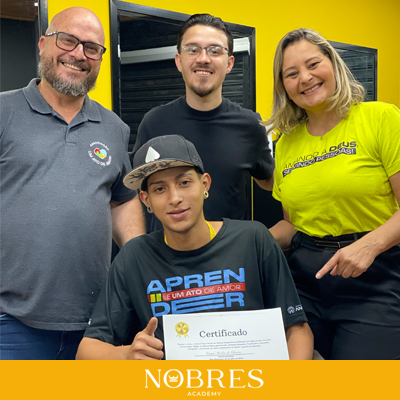 NOBRES - FORMATURA DOS ALUNOS - ALUNO 8